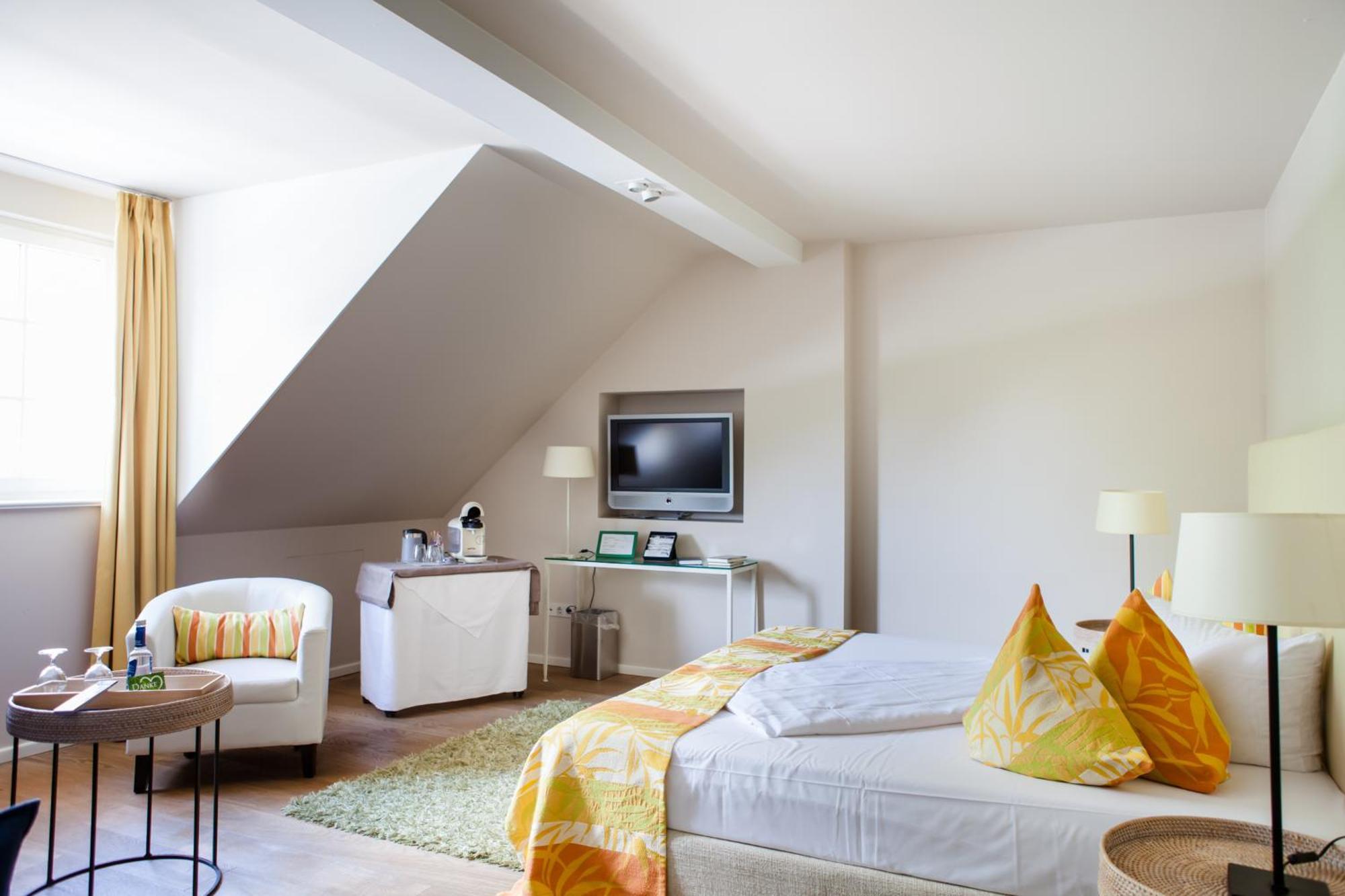 Hotel Zur Linde Dein Self Check In Michendorf Esterno foto