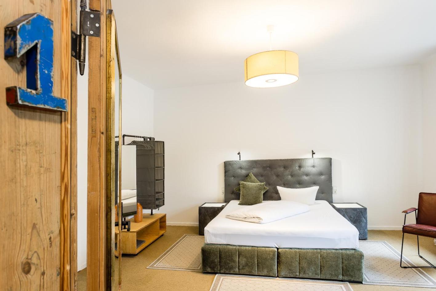 Hotel Zur Linde Dein Self Check In Michendorf Esterno foto