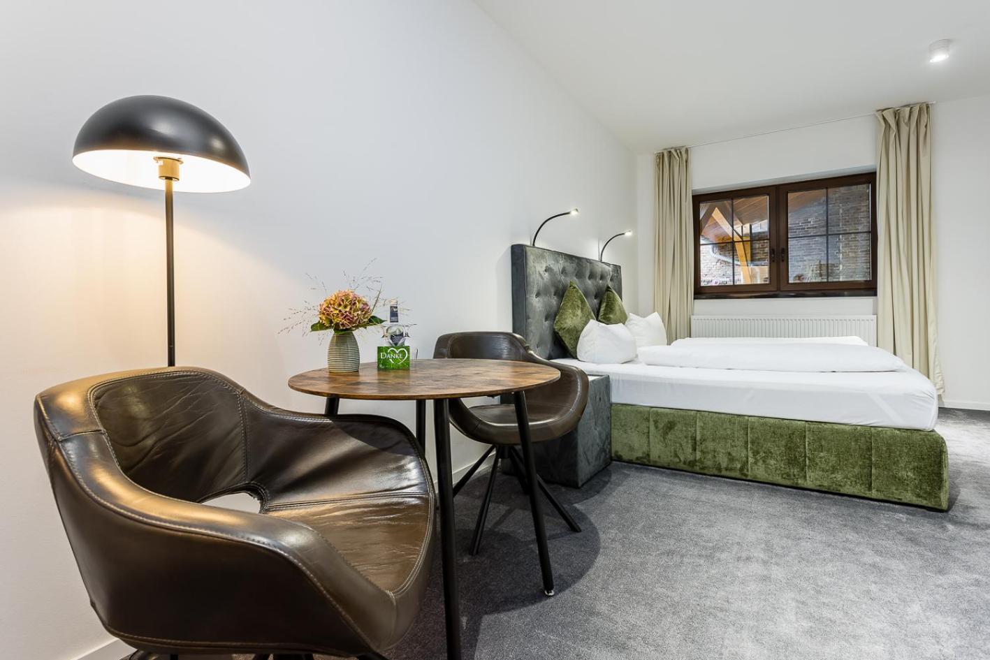 Hotel Zur Linde Dein Self Check In Michendorf Esterno foto