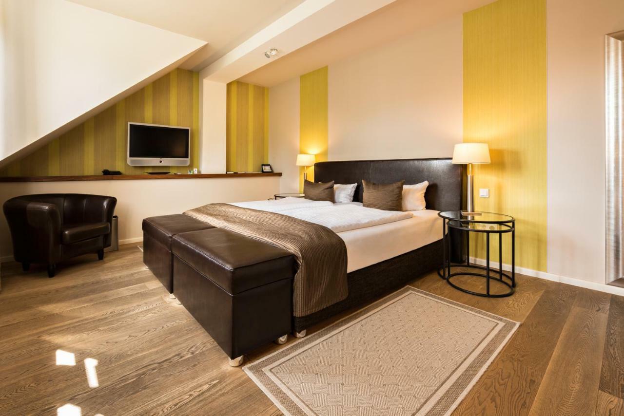 Hotel Zur Linde Dein Self Check In Michendorf Esterno foto